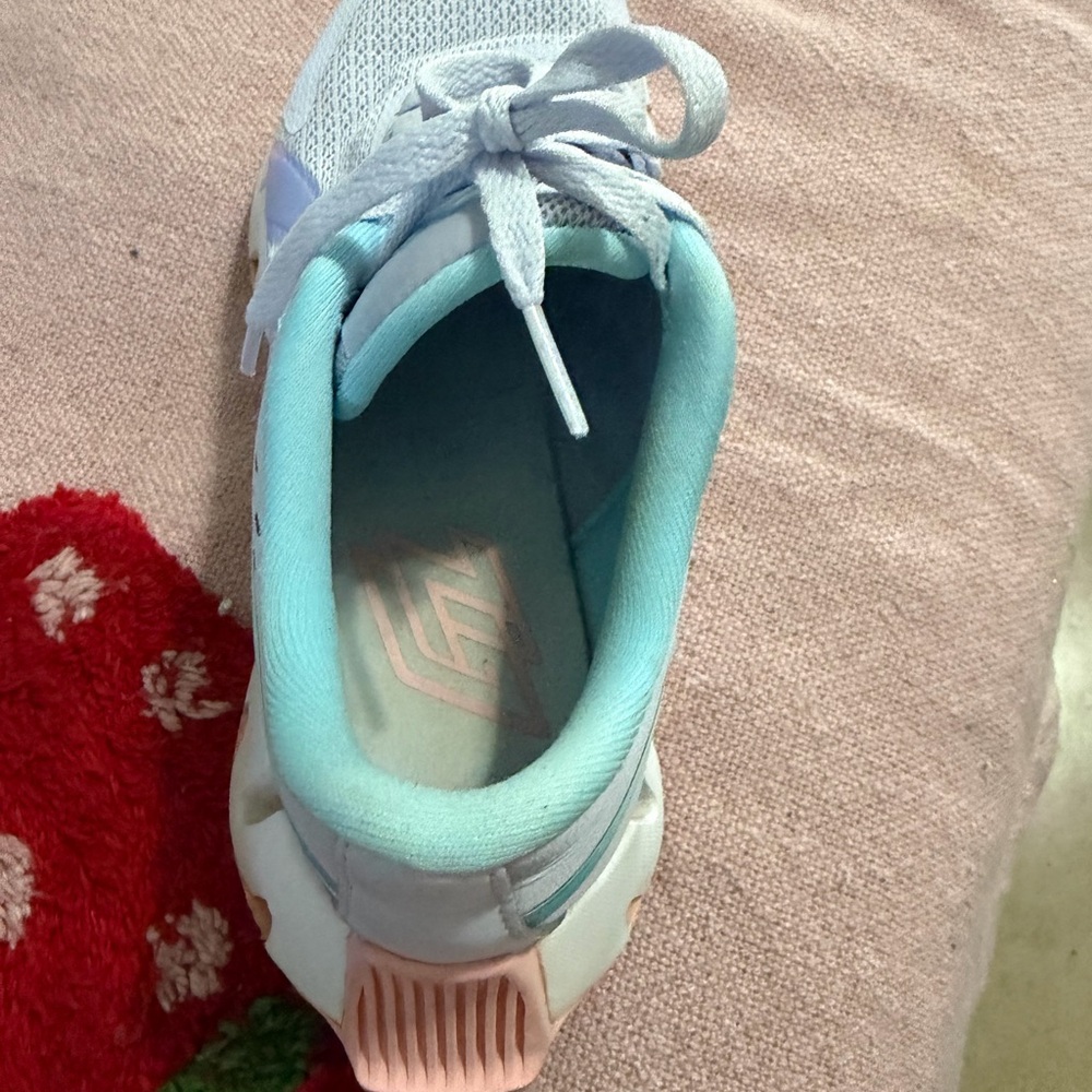 Pastel Multi-Color Reebok Shoes - Picture 4 of 10